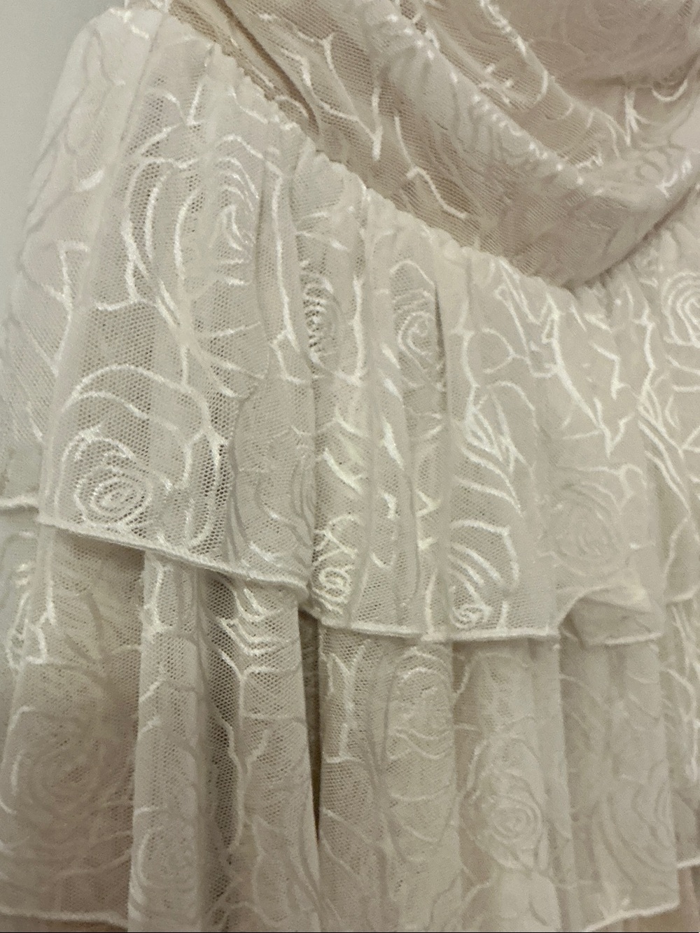 SHEIN Cream Lace Tiered Ruffle Strapless Gown - Picture 5 of 8